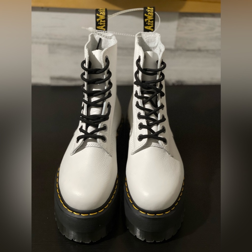Dr. Martens Jadon Boot Smooth Leather Platforms White boots-Size:8